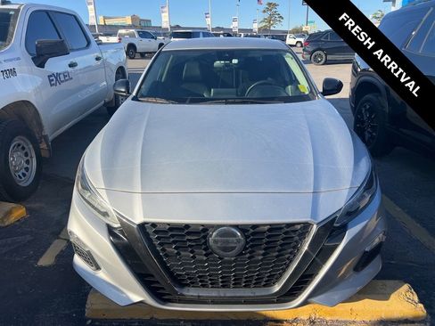 Used 2021 Nissan Altima 2.5 SR image 3
