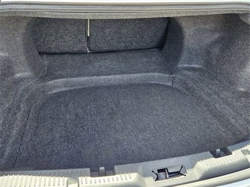 Used 2010 Ford Taurus SEL image 22