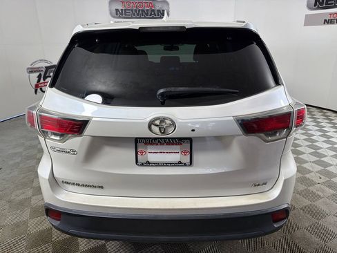 Used 2014 Toyota Highlander XLE image 6