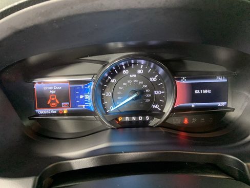 Used 2017 Ford Explorer XLT w/ Equipment Group 201A image 11