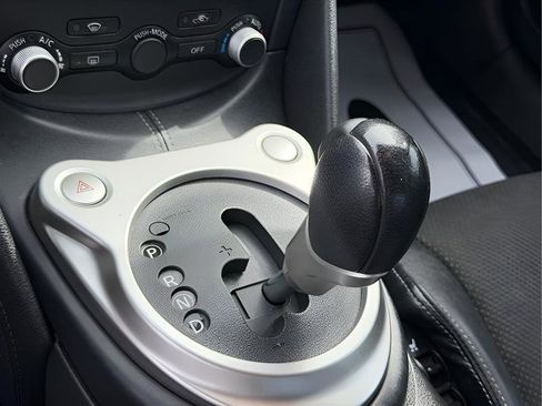 Used 2018 Nissan 370Z Touring RWD image 39