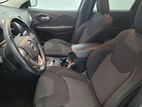 Used 2015 Jeep Cherokee Latitude FWD image 17