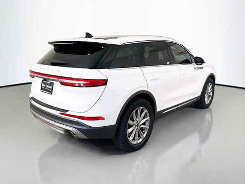 Used 2022 Lincoln Corsair AWD w/ Premium Package image 7