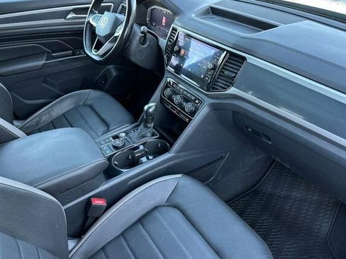 Used 2020 Volkswagen Atlas Cross Sport SEL Premium image 16