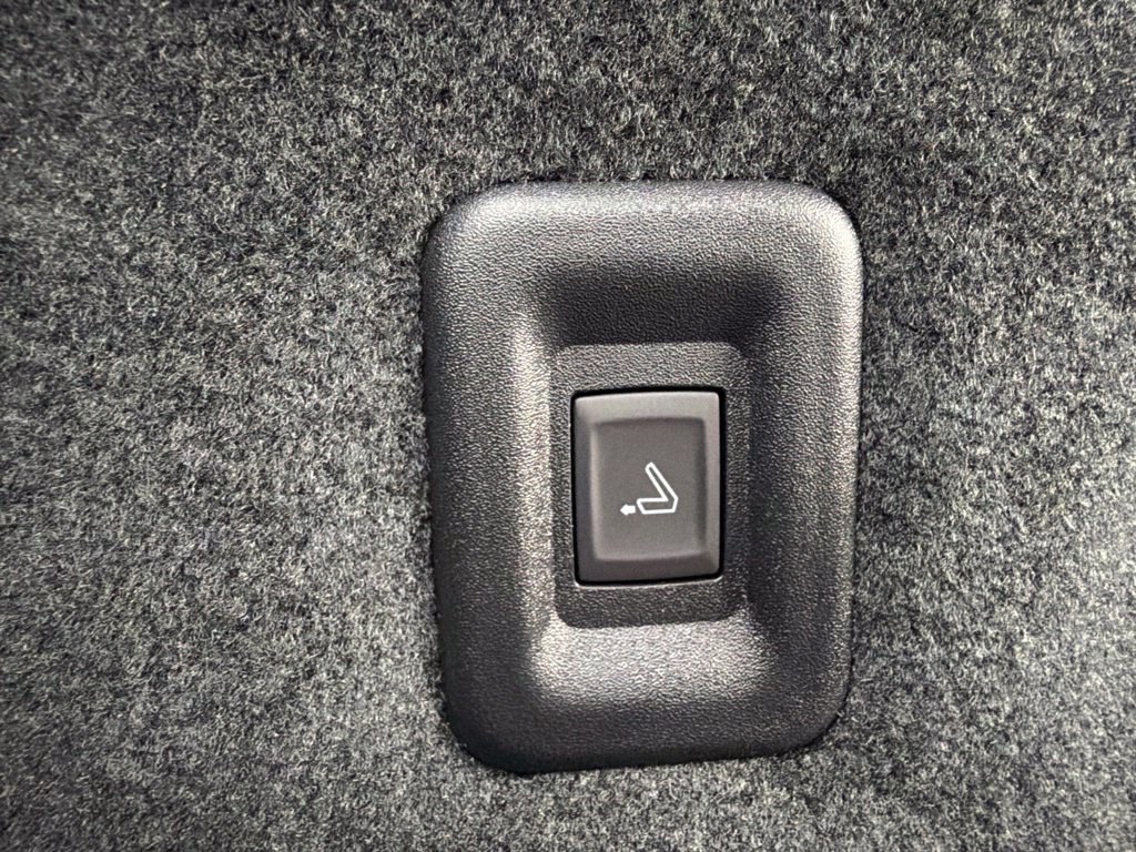 New 2027 Chevrolet Traverse RS AWD/4WD image 39