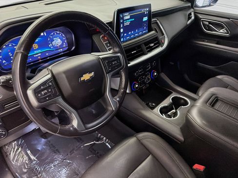 Used 2022 Chevrolet Suburban LT RWD image 7
