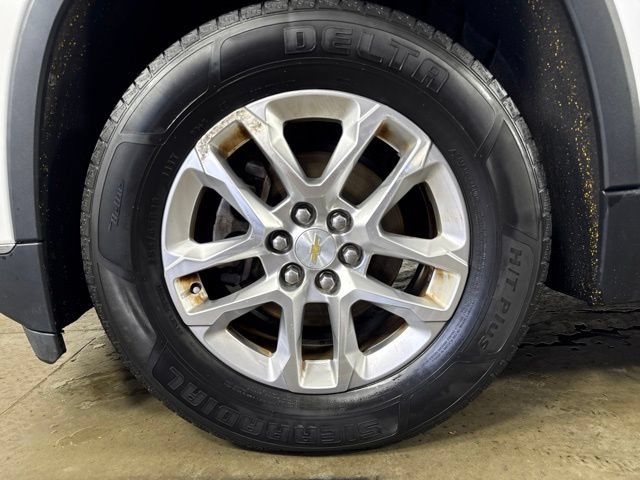 Used 2018 Chevrolet Traverse LT w/ LPO, Floor Liner Package AWD/4WD image 11