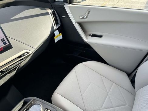New 2026 BMW iX xDrive45 w/ Premium Package image 17