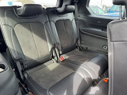 Used 2023 Jeep Grand Cherokee L Laredo RWD image 19