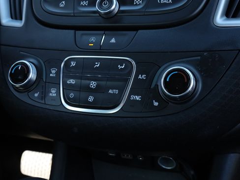 Used 2024 Chevrolet Malibu LT image 9