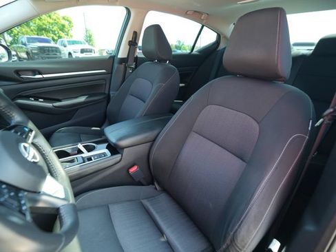 Used 2023 Nissan Altima 2.5 SV w/ SV Premium Package FWD image 40