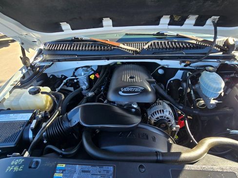 Used 2004 GMC Sierra 2500 SLE w/ Skid Plate Package image 17