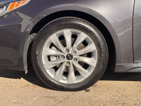 Used 2018 Kia Optima S image 27