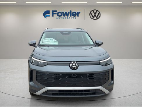 New 2026 Volkswagen Tiguan SE AWD/4WD image 2