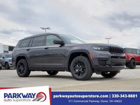 New 2025 Jeep Grand Cherokee L Altitude AWD/4WD image 1