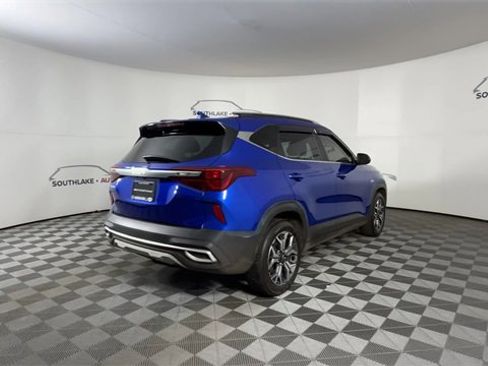 Certified 2022 Kia Seltos EX image 8