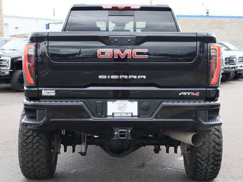 Used 2025 GMC Sierra 3500 AT4 w/ AT4 Premium Plus Package AWD/4WD image 4