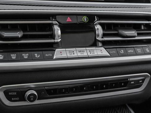 Used 2022 BMW X5 M50i w/ Executive Package image 26