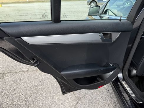 Used 2013 Mercedes-Benz C 300 4MATIC Sedan image 18