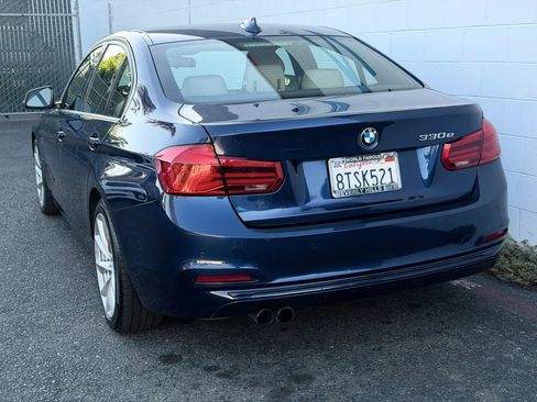 Used 2017 BMW 330e RWD image 4