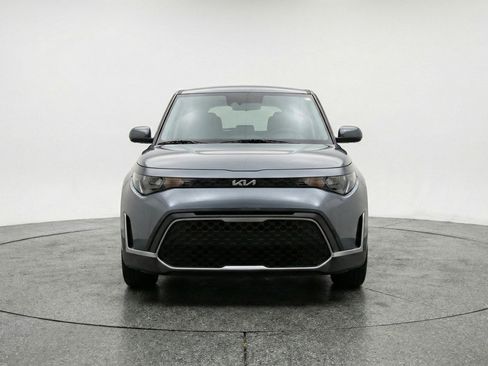 Used 2025 Kia Soul LX w/ LX Technology Package FWD image 2