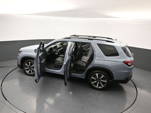 Certified 2024 Honda Pilot Touring image 89