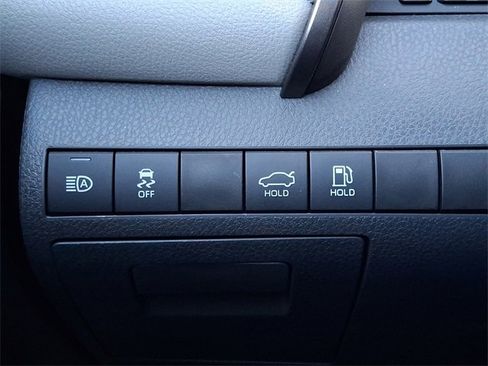 Used 2019 Toyota Camry LE image 27