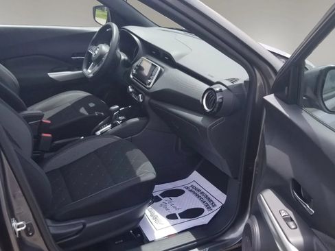 Used 2020 Nissan Kicks SV FWD image 17