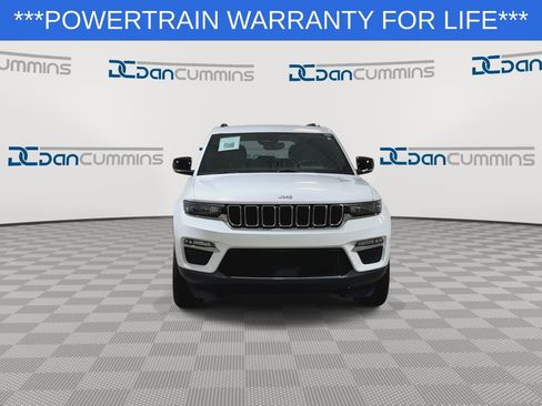 Used 2024 Jeep Grand Cherokee Limited image 3