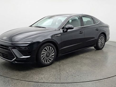 Used 2025 Hyundai Sonata SEL image 3