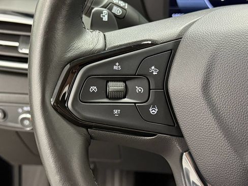Used 2023 Chevrolet Bolt EUV Premier w/ Super Cruise Package FWD image 17