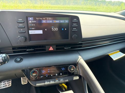 Certified 2025 Hyundai Elantra Sport FWD image 26