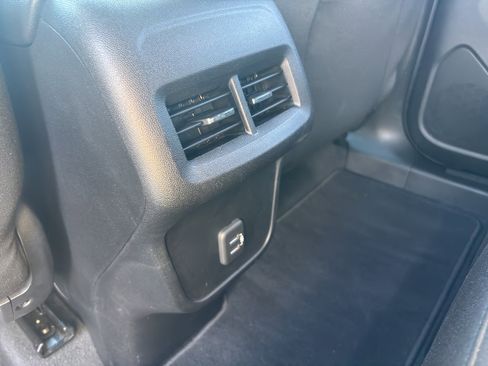 Used 2019 Chevrolet Equinox LT image 28