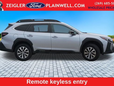 Used 2023 Subaru Outback Premium AWD/4WD image 6