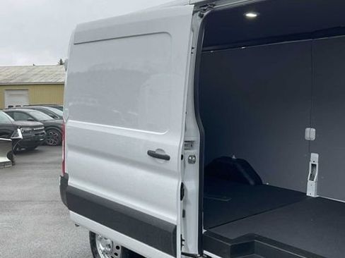 Used 2026 Ford Transit 250 148 Medium Roof Extended AWD image 38