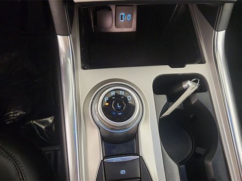 Used 2022 Ford Explorer XLT w/ Equipment Group 202A image 29