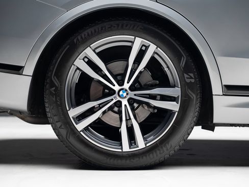 Used 2024 BMW X7 xDrive40i w/ M Sport Package AWD/4WD image 38