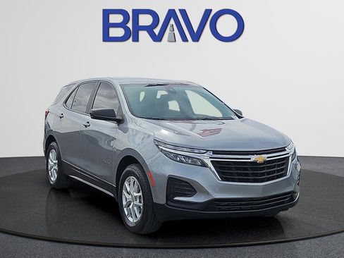 Used 2024 Chevrolet Equinox LS AWD/4WD image 2