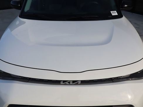 Used 2024 Kia Soul S FWD image 17