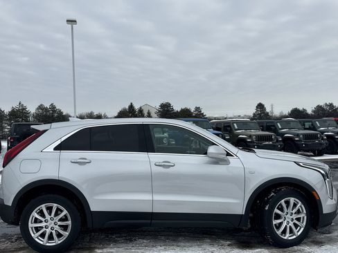 Used 2020 Cadillac XT4 Luxury image 2