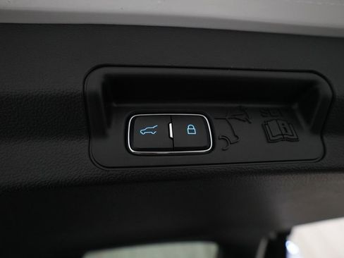 Used 2024 Ford Explorer XLT w/ Equipment Group 202A image 15