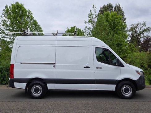 Used 2019 Mercedes-Benz Sprinter 144 image 4