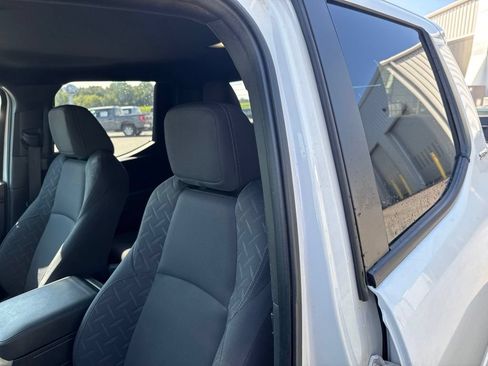Used 2024 Toyota Tacoma SR5 AWD/4WD image 11