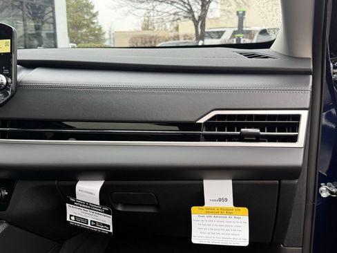 Used 2025 Mitsubishi Outlander SE image 29