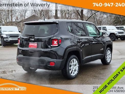 Used 2023 Jeep Renegade Latitude image 29