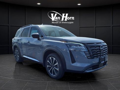 New 2026 Nissan Pathfinder Platinum AWD/4WD image 1