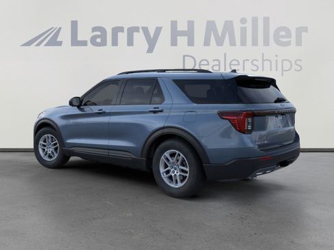 New 2026 Ford Explorer Active w/ Active Comfort Package image 4