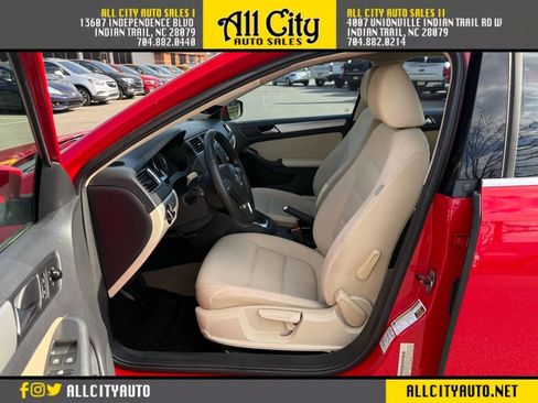 Used 2012 Volkswagen Jetta TDI image 9