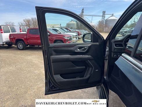 Used 2023 Chevrolet Tahoe LT w/ Luxury Package image 16