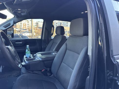 Used 2020 Chevrolet Silverado 2500 Custom w/ Custom Value Package image 9